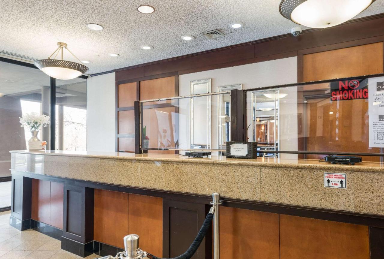 Clarion Hotel & Suites Mount Laurel Exterior foto