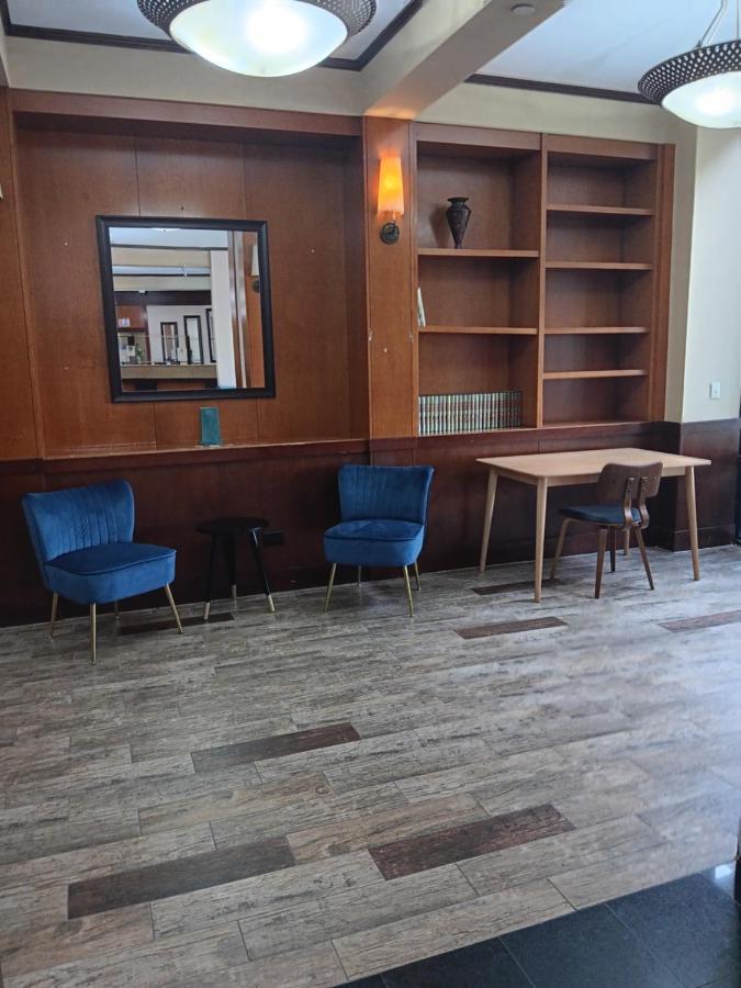 Clarion Hotel & Suites Mount Laurel Exterior foto